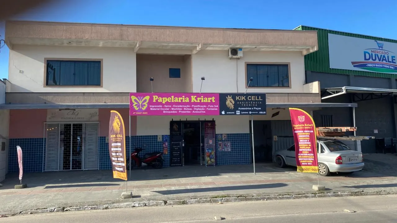 Toldos em fachada comercial, obra da Tecno Toldos e Lonas